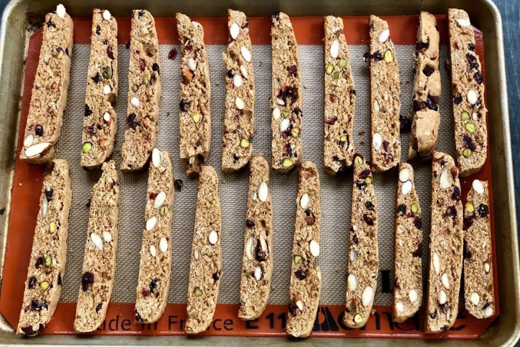 làm bánh biscotti bằng nồi chiên không dầu hình 6