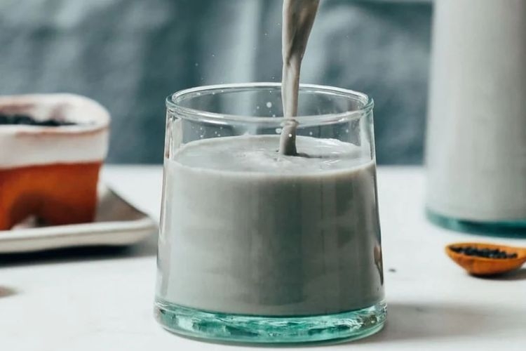 Làm sữa đậu nành mè đen bằng máy làm sữa đậu nành