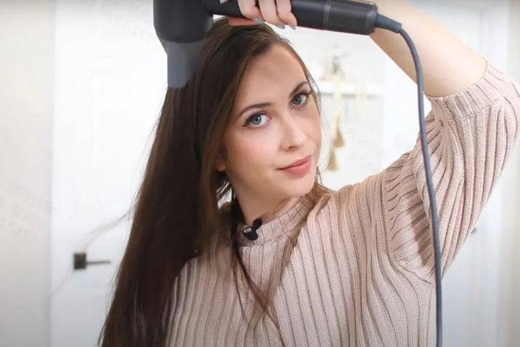 làm thẳng tóc bằng máy sấy​ 6