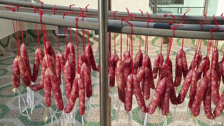 Lạp xưởng tôm (Hình 6)