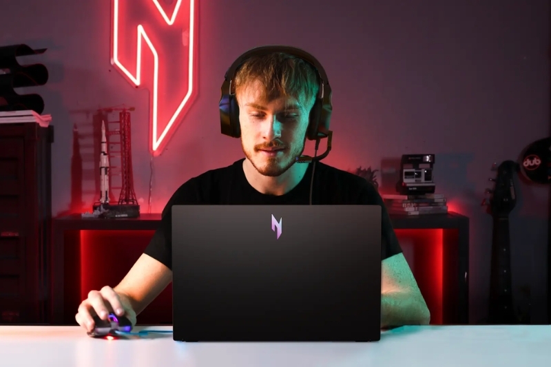 Trang bị hệ thống âm thanh sống động và webcam tiện lợi