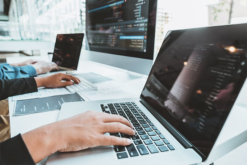 Laptop cho sinh viên kỹ thuật phần mềm 2025 (hình 2)