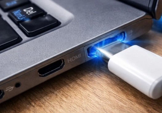 Laptop có cần sạc 3 lần 8 tiếng 2