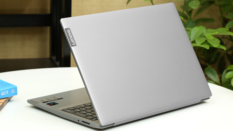 Laptop Lenovo tầm trung