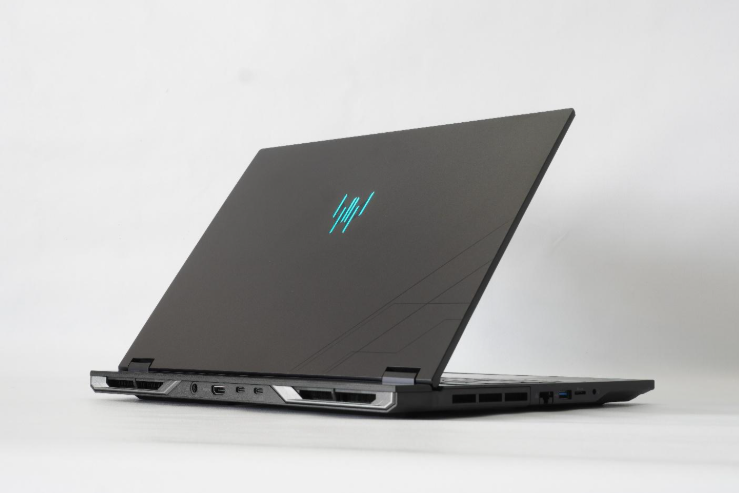 Laptop mạnh có dùng được lâu hơn? - hình 1