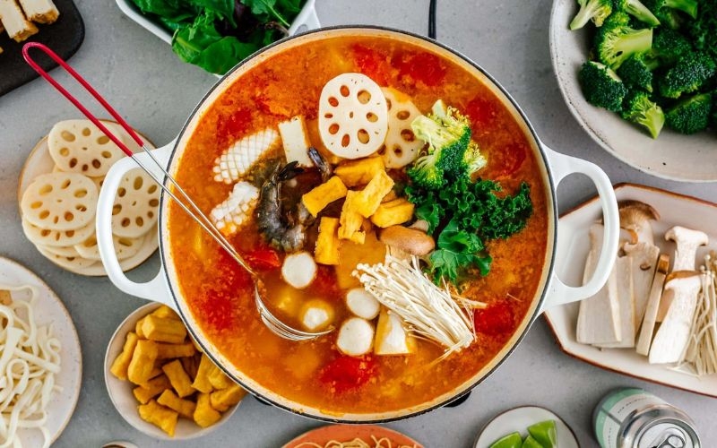 Lẩu thái chay là gì? Nguồn gốc và sự hấp dẫn