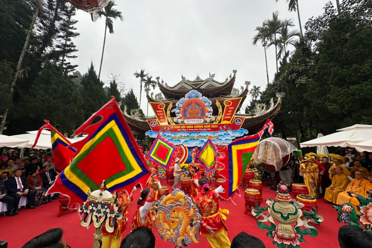 lễ hội chùa hương 3