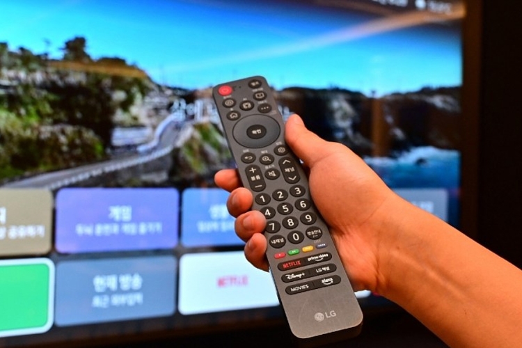 LG ra mắt Easy TV: Smart TV đầu tiên dành riêng cho người cao tuổi
