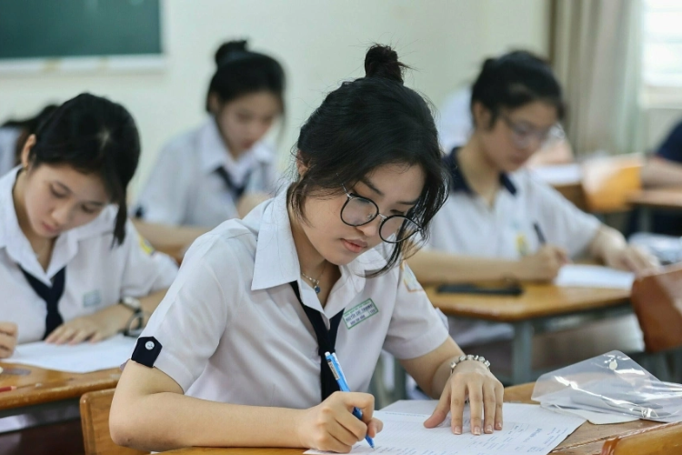 Lịch thi thử tốt nghiệp THPT 2025 tại TPHCM hình 7