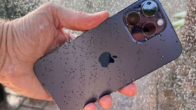 Loa iPhone 15 Pro Max bị rè hình 3