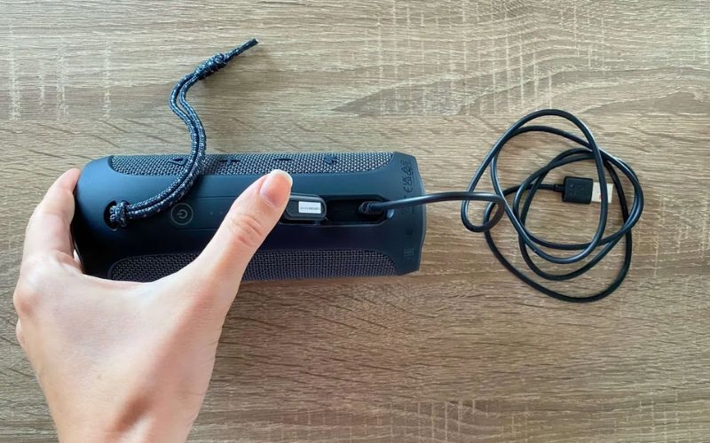 Thời lượng pin của loa JBL Flip Essential 2