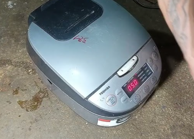 Lỗi E5 nồi cơm điện Toshiba - hình 1
