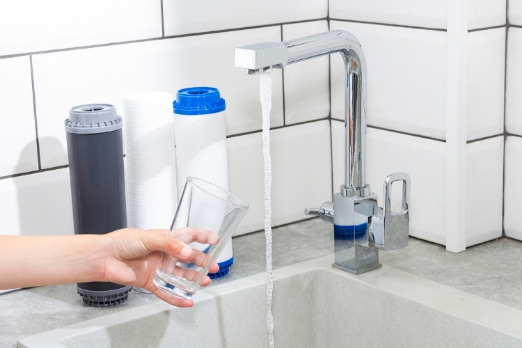 Có nên mua máy lọc nước có lõi lọc Cation&nbsp;không?