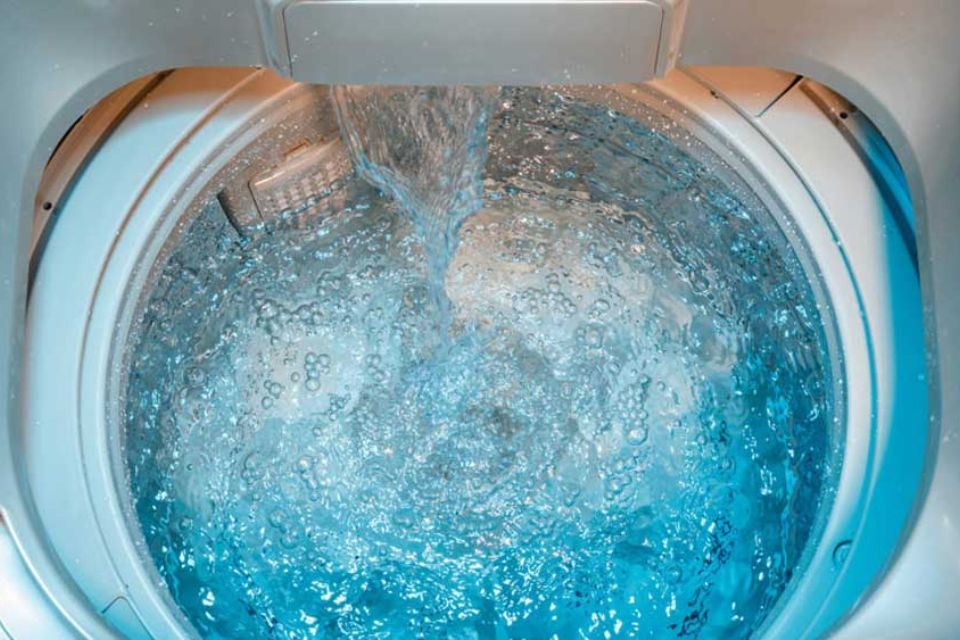 Nguyên nhân khiến máy giặt Aqua xả nước liên tục và cách khắc phục hiệu quả tại nhà