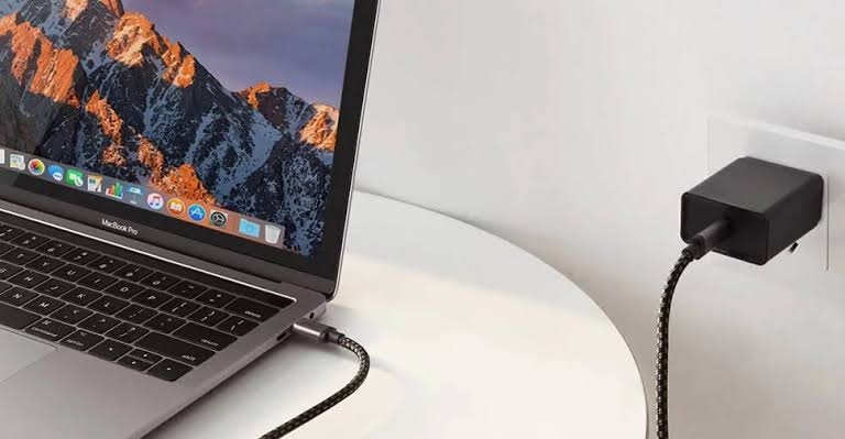 Lỗi sạc pin laptop không vào 2