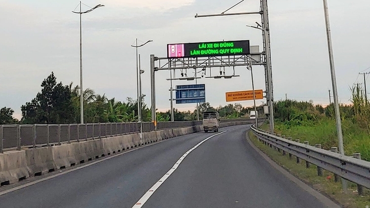 lỗi vượt vạch liền phạt bao nhiêu 6.jpg