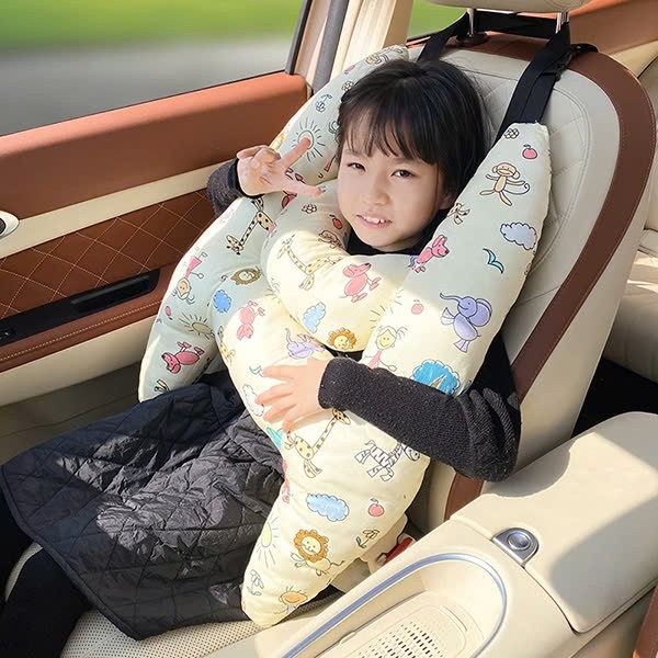 luật chạy xe ô tô có bé dưới 12 tuổi - Hình 2