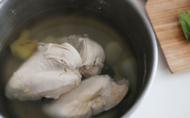 Luộc ức gà bao lâu? 5