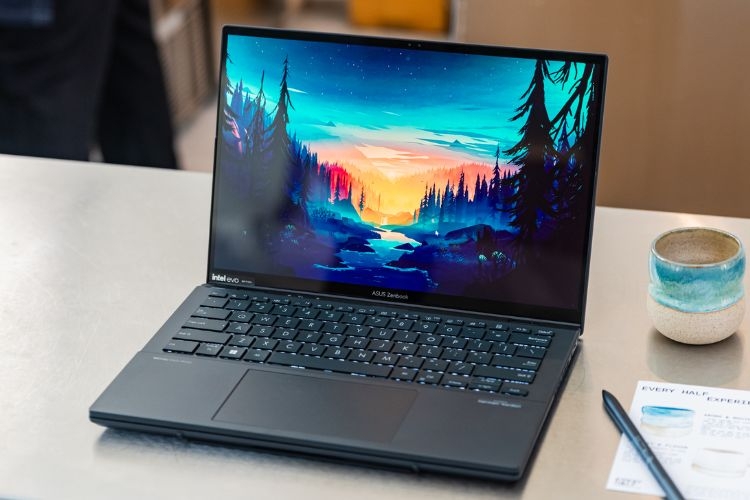 man-hinh-laptop-bi-nhay-lung-tung (1).jpg