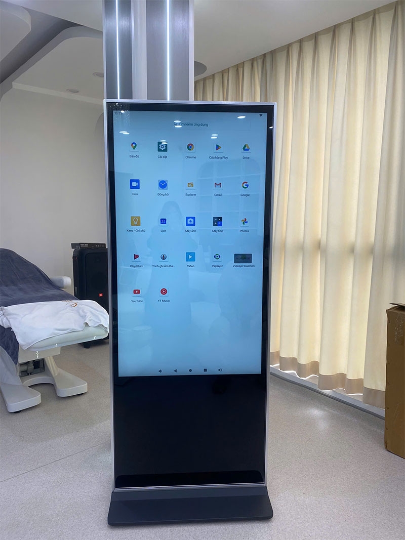 Màn hình quảng cáo chân đứng hình 6
