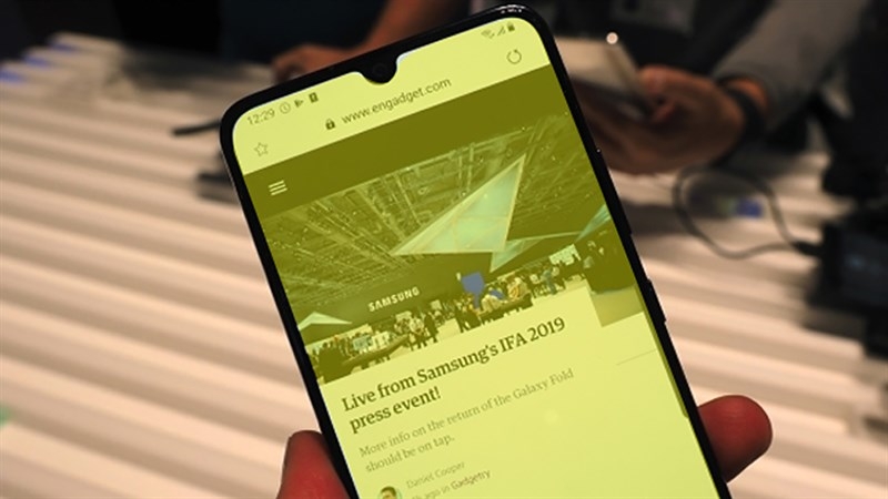 màn hình xiaomi bị ám vàng 2