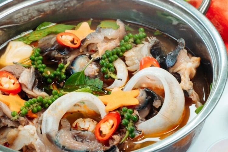 Mắt cá ngừ đại dương hầm tiêu xanh 4