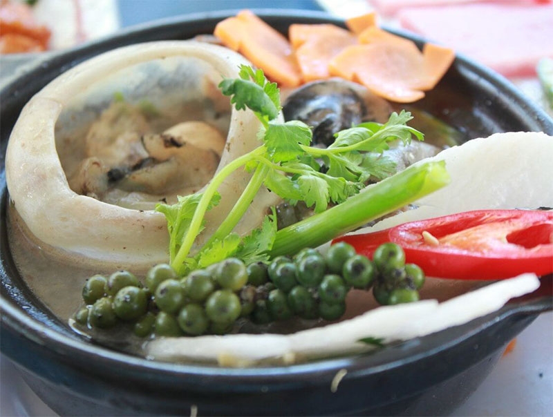Mắt cá ngừ đại dương hầm tiêu xanh 5