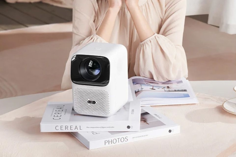 máy chiếu mini văn phòng 4