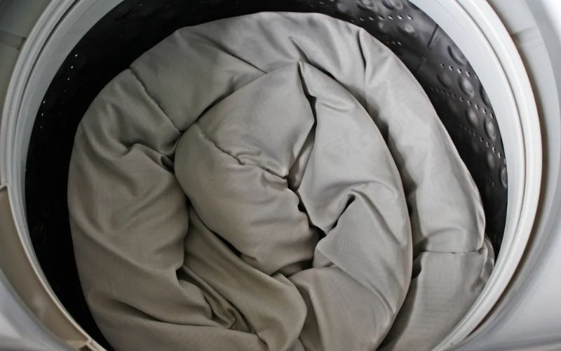 Cách giặt chăn bằng máy giặt 10 kg