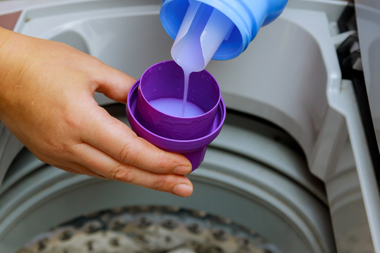 Sử dụng bột giặt phù hợp với máy giặt Aqua