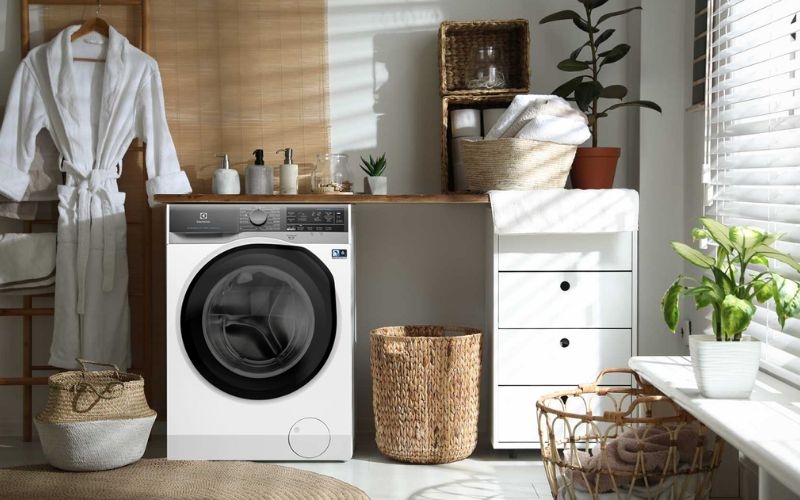 máy giặt Electrolux Inverter 11 kg EWW1141AEWA sở hữu nhiều tiện ích thông minh hỗ trợ người dùng
