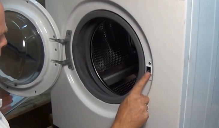 Máy giặt Panasonic báo lỗi door ảnh 1