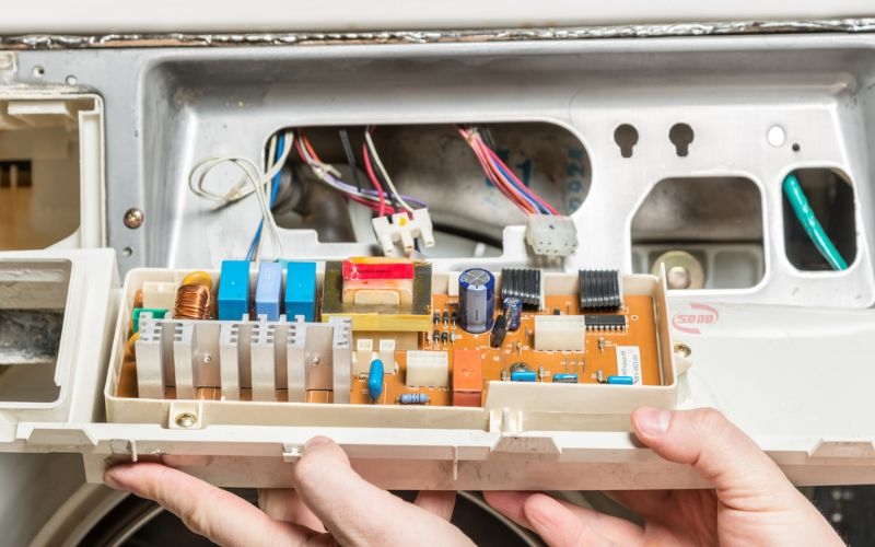 Máy giặt Sanyo không xả nước do board mạch máy giặt bị lỗi