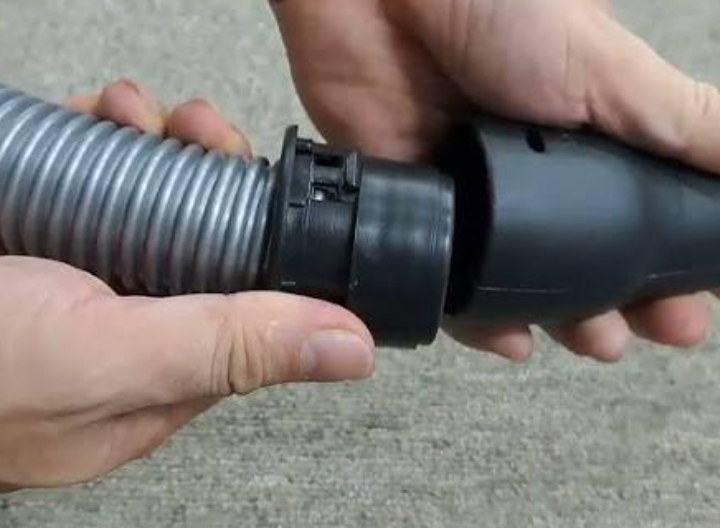 M&aacute;y h&uacute;t bụi bị tắc ống h&uacute;t - h&igrave;nh 2