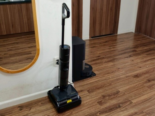 M&aacute;y h&uacute;t bụi lau nh&agrave; b&aacute;o lỗi pin 2