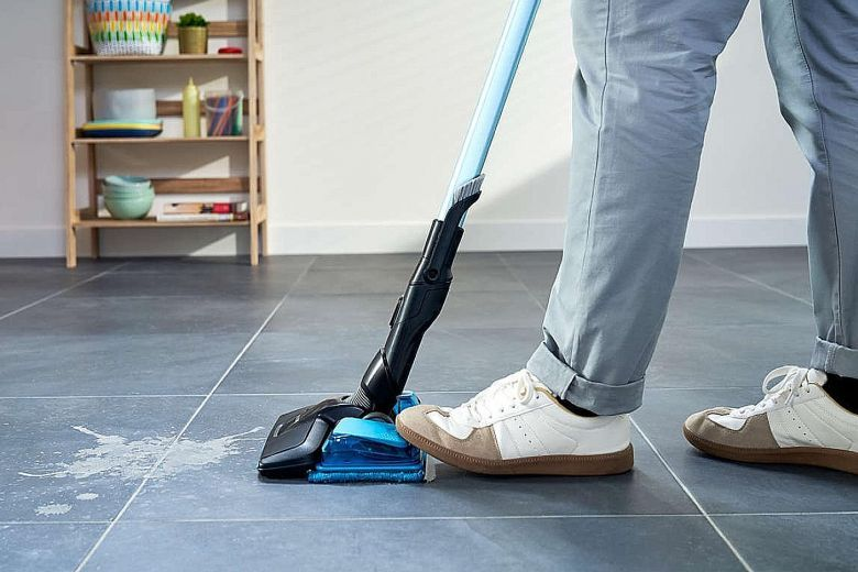 M&aacute;y h&uacute;t bụi lau nh&agrave; bị chảy nước 3