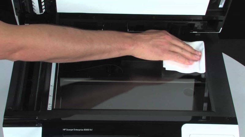 Cách lấy giấy bị kẹt trong máy in (ảnh 1)