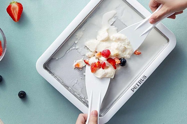 Máy làm kem cuộn là gì? Lợi ích khi sử dụng máy làm kem cuộn và một số tiêu chí chọn mua