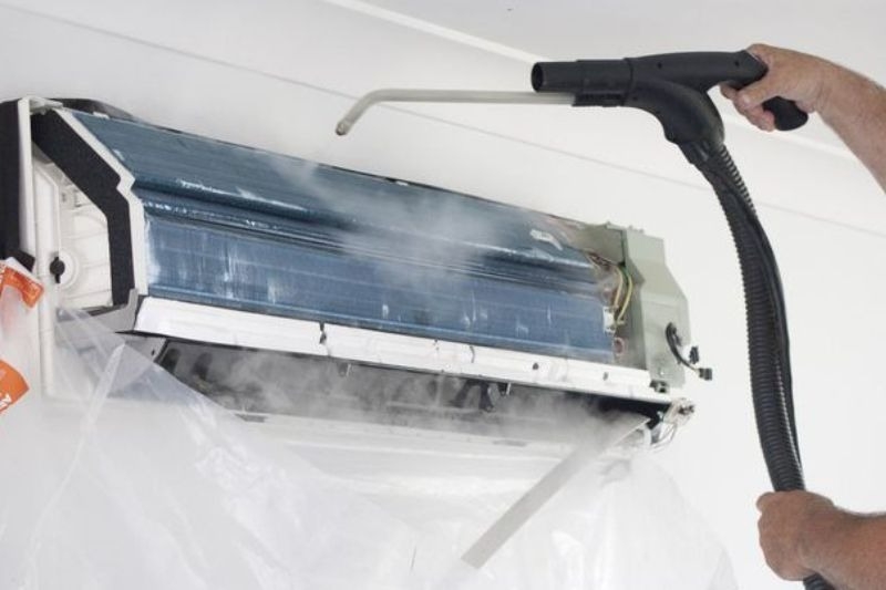 Máy lạnh Daikin bị chảy nước 8