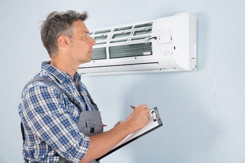 M&aacute;y lạnh Hitachi b&aacute;o đ&egrave;n đỏ 3
