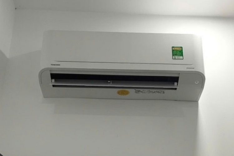 máy lạnh toshiba báo lỗi 12 5