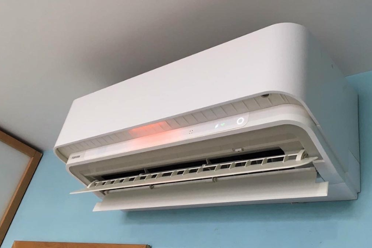 máy lạnh toshiba báo lỗi 12 3