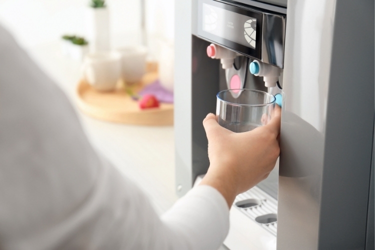Máy lọc nước có tốn nước không? Những lưu ý khi chọn và sử dụng để tiết kiệm chi phí