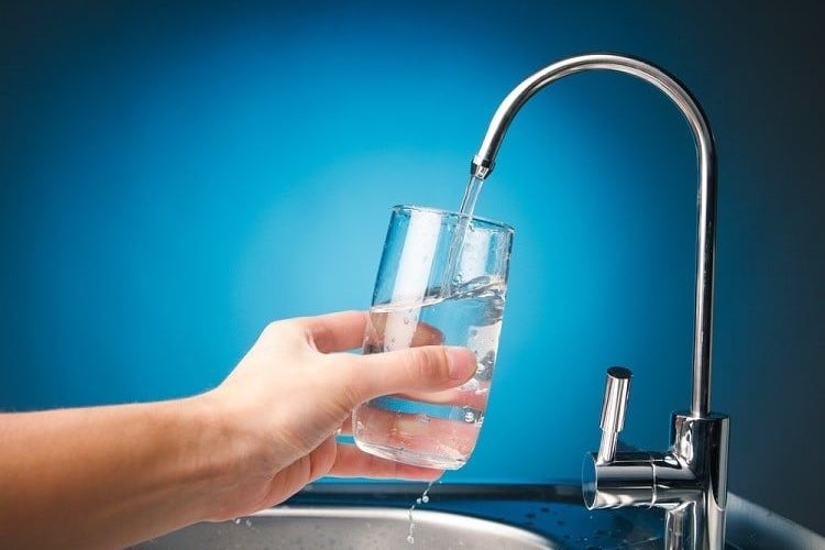 Máy lọc nước nóng lạnh có mùi khét 1