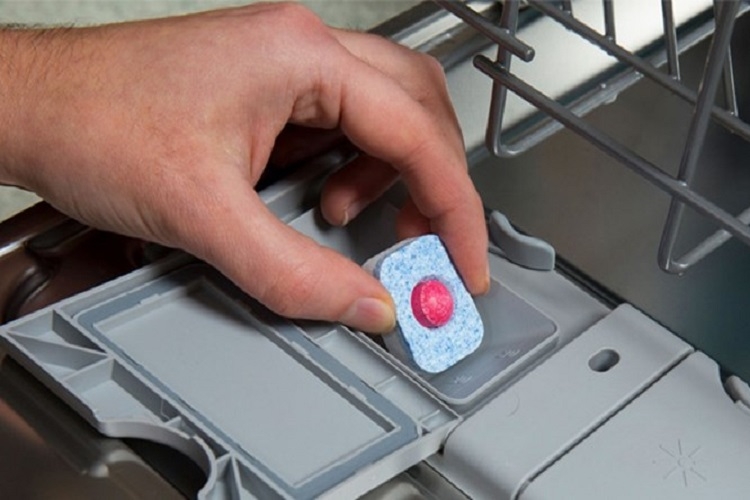 M&aacute;y rửa b&aacute;t c&oacute; sạch dầu mỡ kh&ocirc;ng? (H&igrave;nh 2)