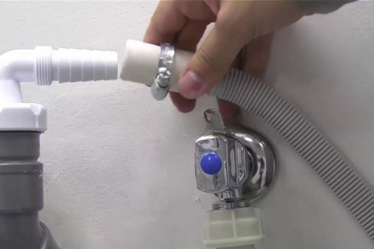 Vòi nước bị tắc nghẽn