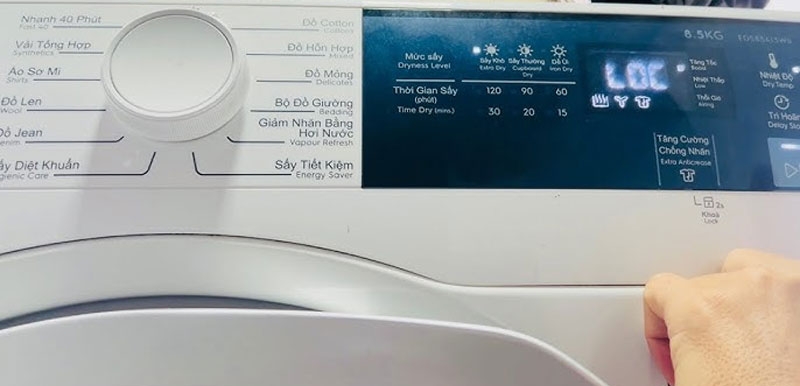 Máy sấy Electrolux báo lỗi LOC hình 2