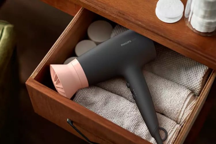 Máy sấy tóc có ion cấp ẩm