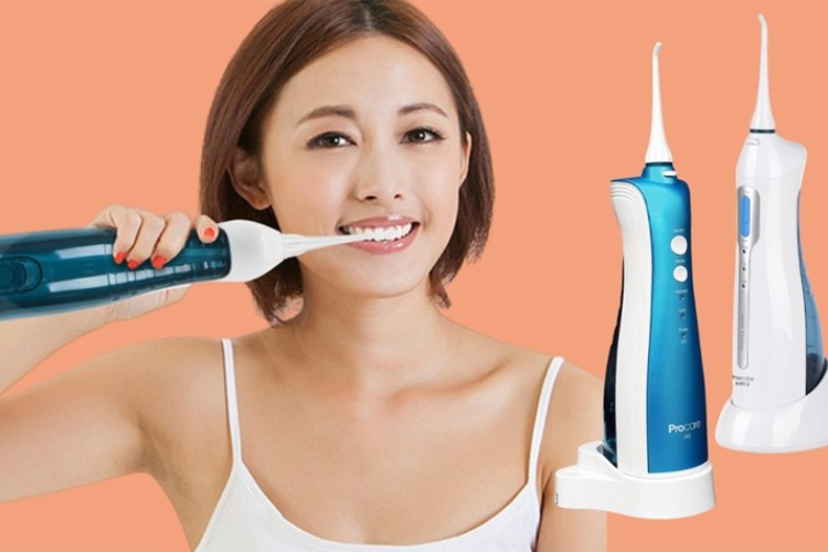 máy tăm nước dùng pin hay điện tốt hơn 2