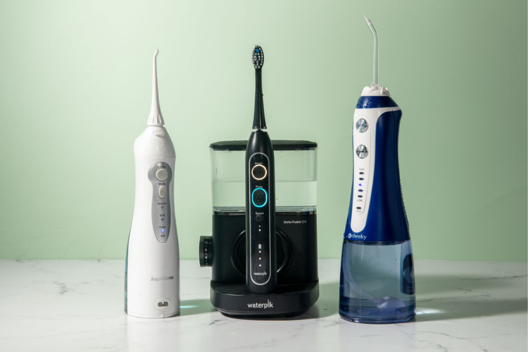 máy tăm nước dùng pin hay điện tốt hơn 5
